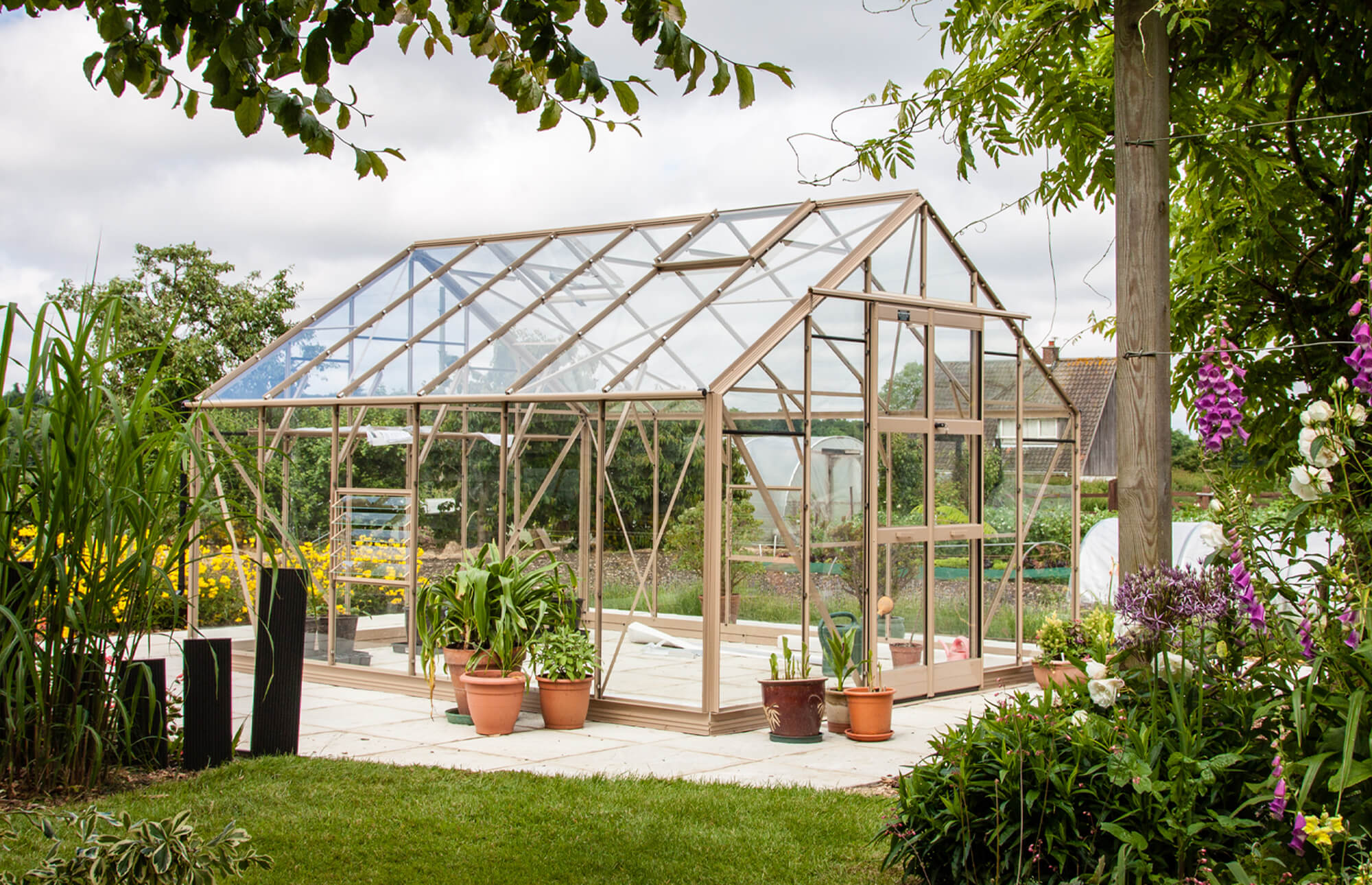 Tips on constructing your own greenhouse 